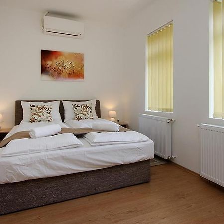 Boutique Apartments Хевиз Экстерьер фото