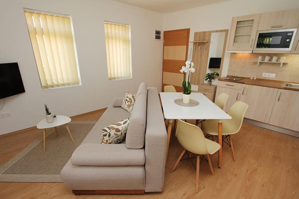 Boutique Apartments Хевиз Экстерьер фото