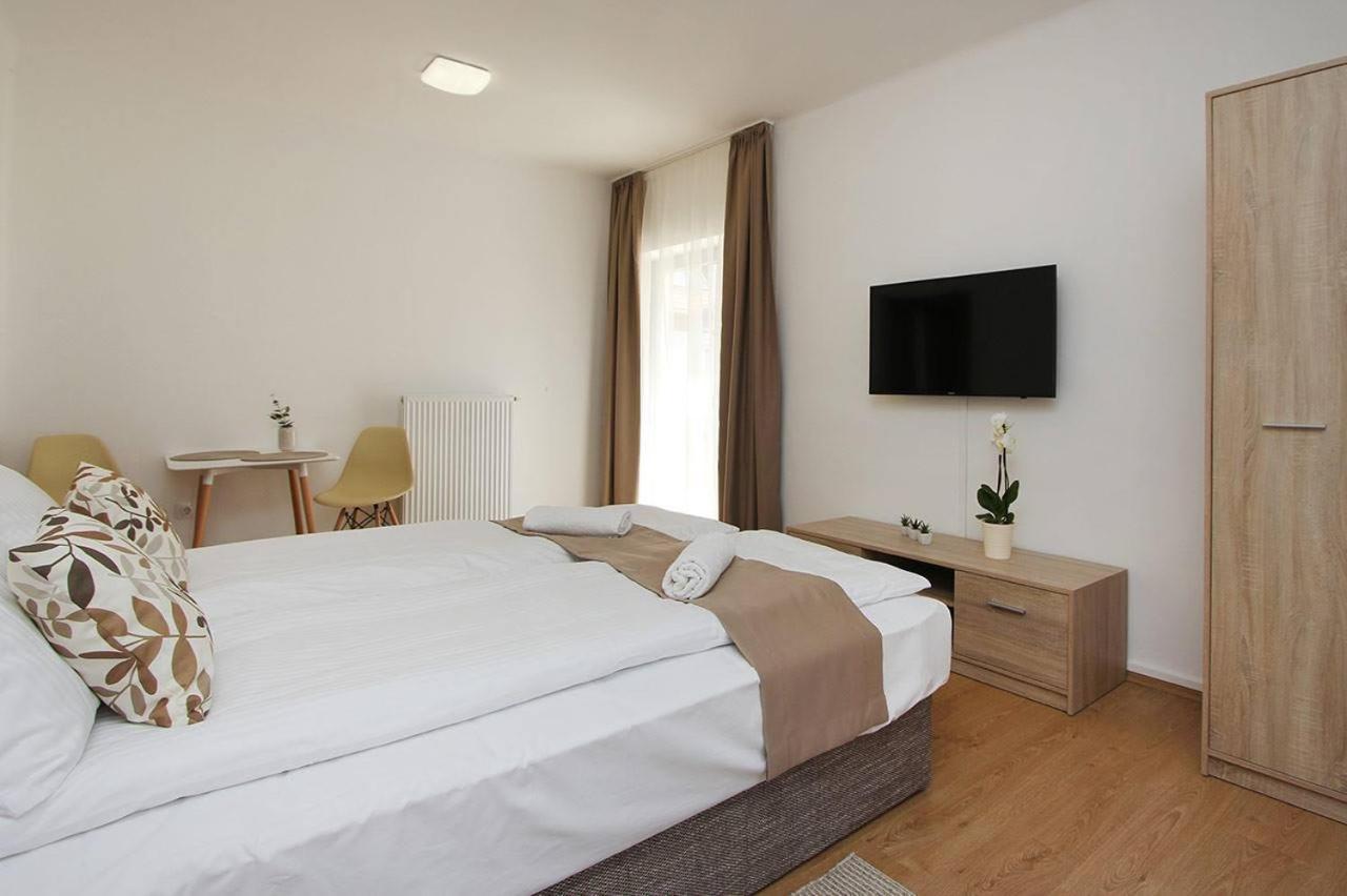 Boutique Apartments Хевиз Экстерьер фото